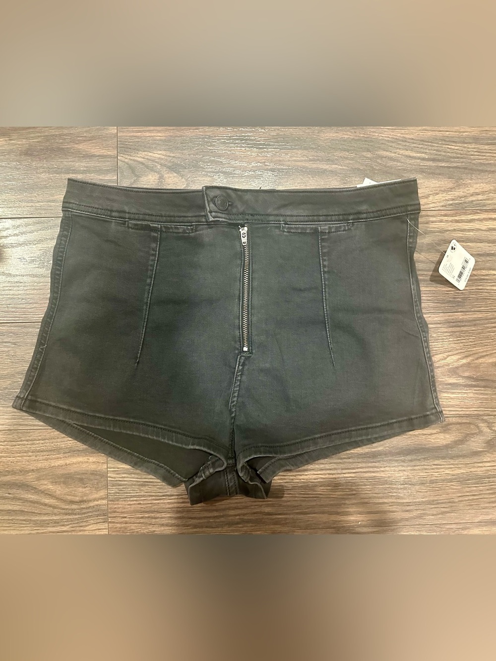 Free People We The Free Black Honeycomb Denim High-Rise Front-Zip Shorts 31 NWT